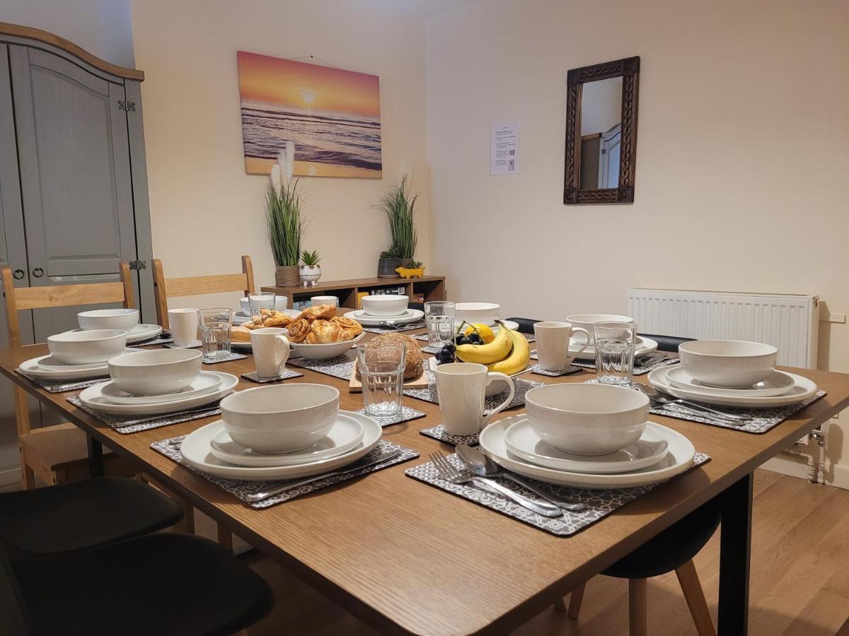 Large 5 Bed Town-Centre Home Close To The Beach, Sleeps 9 Aberystwyth Eksteriør bilde